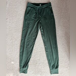 Zella Live In Pocket Joggers Green XXS